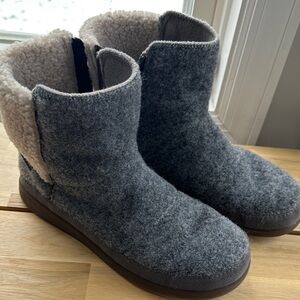 Chaco Gray and Cream Women's Slippers